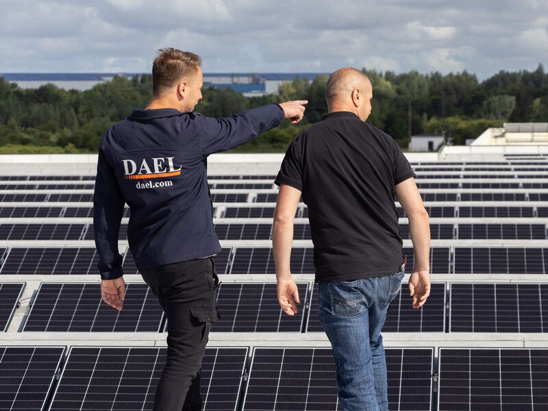 In the photo: Remy van der Meulen (Project Manager at DAEL Energy) and Abdel Boutzaourakht (Technical Service at DFG)